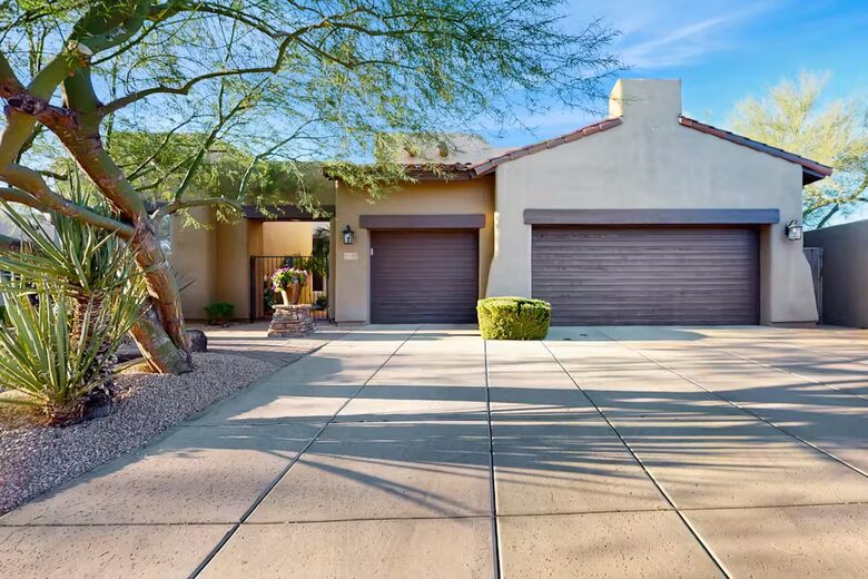 Elegant Desert Escape Near Golf, Dining & Trails - Scottsdale, Arizona