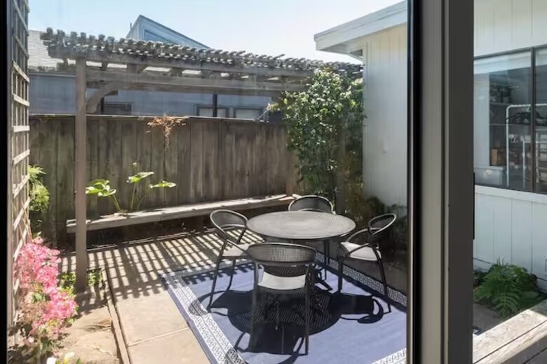 Lagoonfront Stinson Beach Escape - Stinson Beach, California