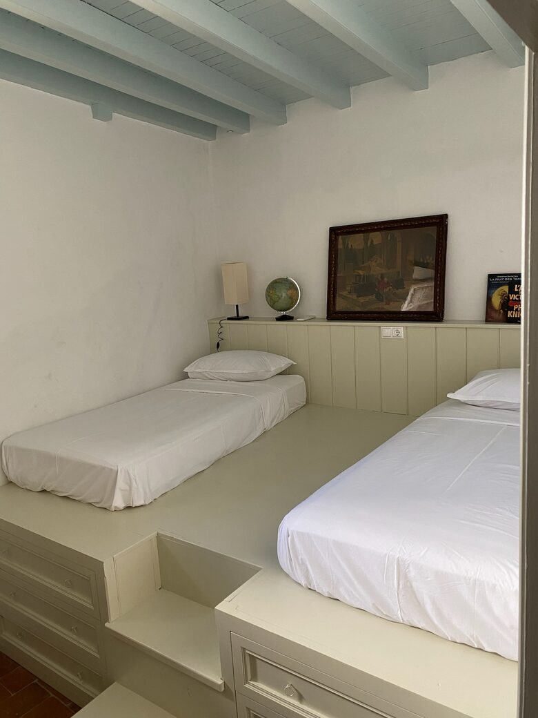 Twin bedroom 2