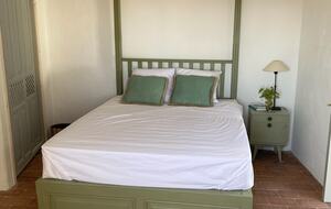 Guest bedroom