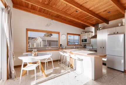 Relaxed Coastal Getaway Near Golden Sands Village - Pāpāmoa, New Zealand
