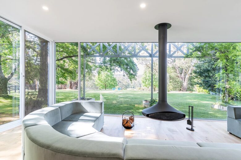 Modern Glass Walled Countryside Sanctuary in Rural Victoria - Bullengarook, Australia