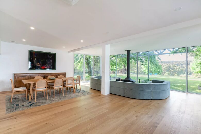 Modern Glass Walled Countryside Sanctuary in Rural Victoria - Bullengarook, Australia