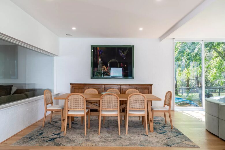 Modern Glass Walled Countryside Sanctuary in Rural Victoria - Bullengarook, Australia