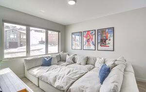 Modern Mountain Retreat - Ski in at the base of Granby Ranch - Granby, Colorado