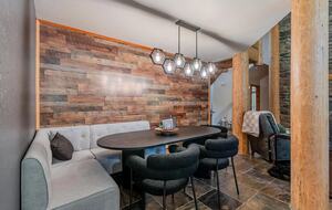 Timber Circle Retreat | Acolhedora casa na floresta perto do Lago dos Bosques – Klamath Falls, Oregon