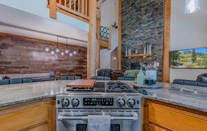 Timber Circle Retreat | Acolhedora casa na floresta perto do Lago dos Bosques – Klamath Falls, Oregon