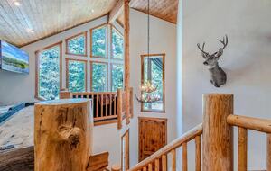 Timber Circle Retreat | Acolhedora casa na floresta perto do Lago dos Bosques – Klamath Falls, Oregon
