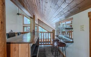 Timber Circle Retreat | Acolhedora casa na floresta perto do Lago dos Bosques – Klamath Falls, Oregon