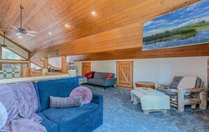 Timber Circle Retreat | Acolhedora casa na floresta perto do Lago dos Bosques – Klamath Falls, Oregon