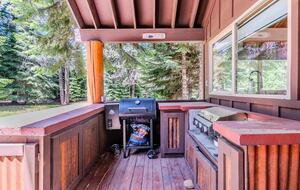 Timber Circle Retreat | Acolhedora casa na floresta perto do Lago dos Bosques – Klamath Falls, Oregon