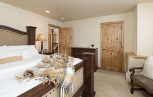 Equity Residences, Effortless Ski Days at Big Sky Resort - Big Sky, Montana