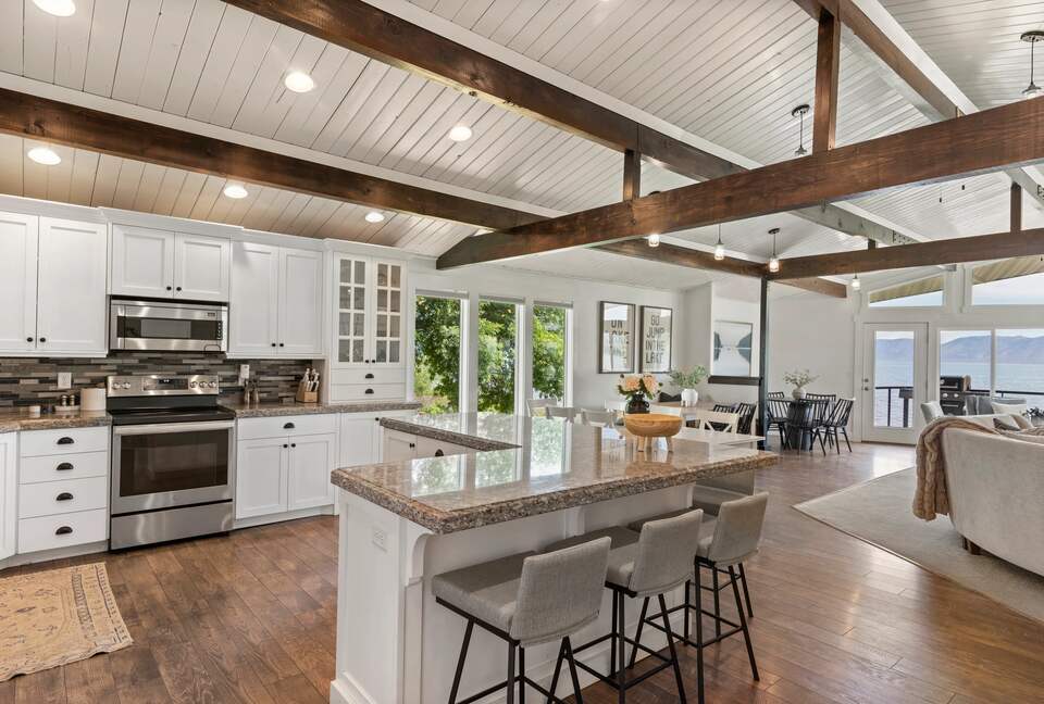 Bear Lake Grand Retreat | Stylish, Spacious, and Steps from the Water - Garden City, Utah
