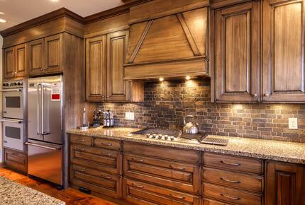 Warm & Spacious Sun Peaks Retreat with Private Hot Tub and Mountain Views - Sun Peaks, Canada